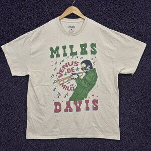 Miles Davis Venus de Milo Jazz Trumpet Playin Icon T-Shirt L